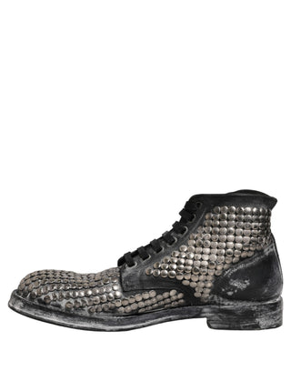 Botines de cuero negro con tachuelas estilo pasarela