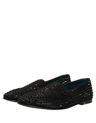 Zapatos mocasines adornados con pedrería negra  