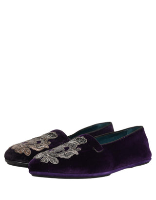 Mocasines con corona de terciopelo púrpura bordada