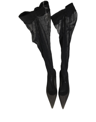 Botas planas negras de tul por encima de la rodilla