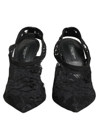 Zapatos negros de salón con punta puntiaguda y tira trasera de encaje