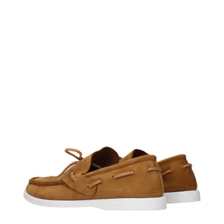 Mocasines marrones de cuero sin cordones