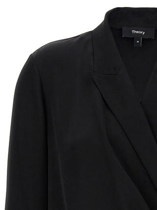Blusa de seda negra