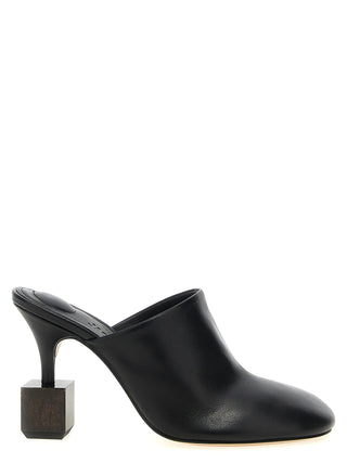 Zapatos de tacón alto de piel de cordero negra