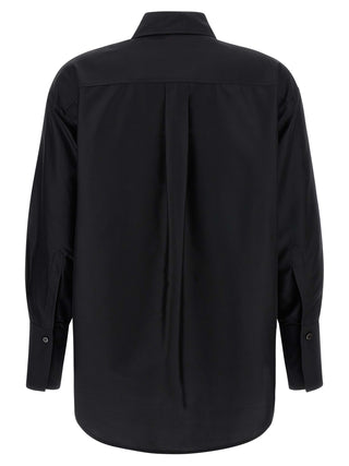 Blusa de seda negra