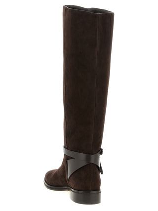 Botas de cuero marrón por encima de la rodilla