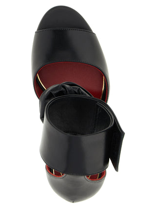 Sandalias de tacón stiletto negras de piel de becerro