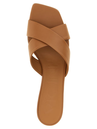 Zapatos de tacón medio de piel de becerro marrón