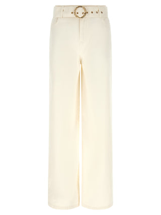 Jeans acampanados de algodón blanco