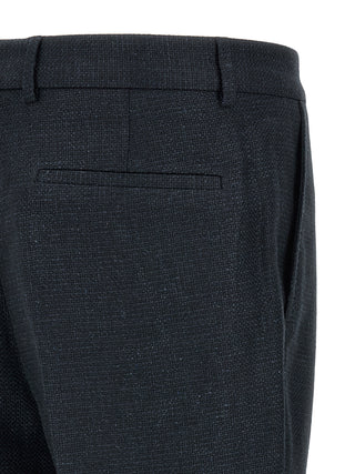 Traje de dos piezas de seda azul