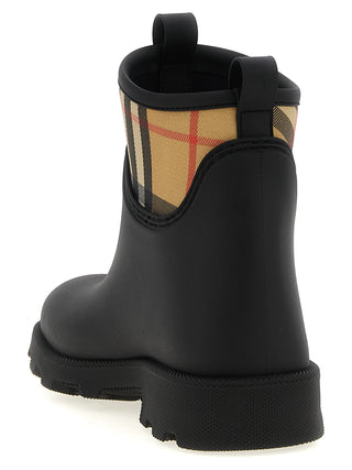 Botines negros de goma