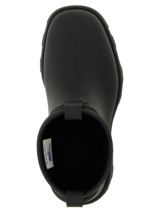 Botines negros de goma