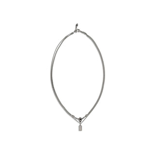 Collar de latón plateado