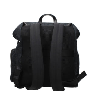 Mochila negra de tela