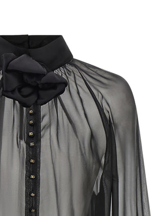 Blusa de seda negra