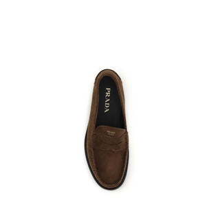 Mocasines marrones de ante y cuero sin cordones  