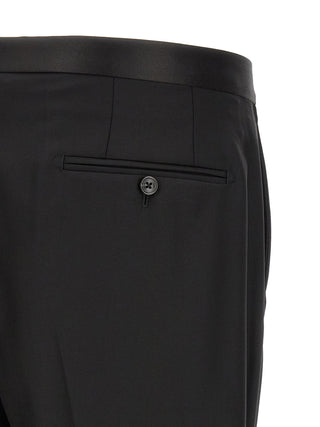 Traje de dos piezas negro de lana virgen