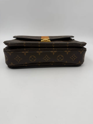LOUIS VUITTON METIS Monogram Handbag
