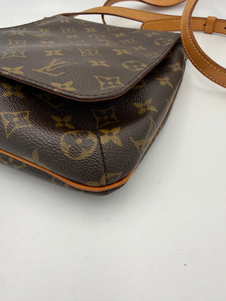 LOUIS VUITTON MUSETTE Monogram Handbag