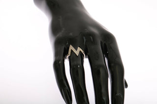 Anillo claro auténtico de plata para mujeres