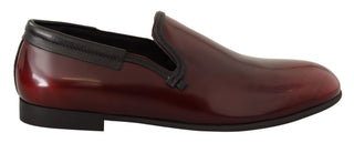 Bordeauxfarbene Lackleder Slipper