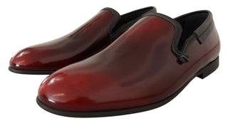 Bordeauxfarbene Lackleder Slipper