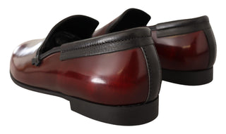 Bordeauxfarbene Lackleder Slipper
