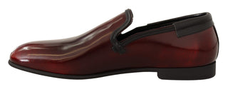 Bordeauxfarbene Lackleder Slipper