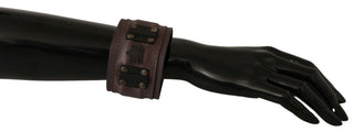 Breites Armband aus braunem Leder mit Markenschnalle