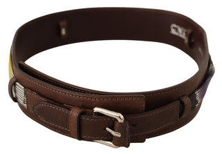 Brauner Ledergürtel mit Silberschnalle