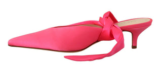 Zapatos de tacón kitten de cuero rosa con cordones