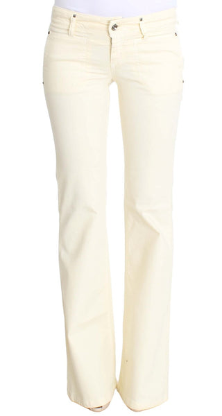Weiße Jeans mit ausgestelltem Bein aus Baumwoll-Stretch