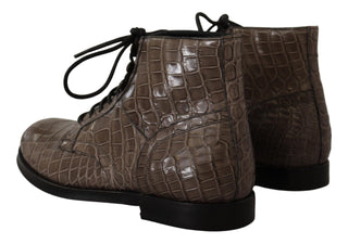 Graue Derby Boots aus Krokodilleder