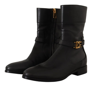 Schwarze Leder-Ballerinas mit Logo und kurzen Stiefeln