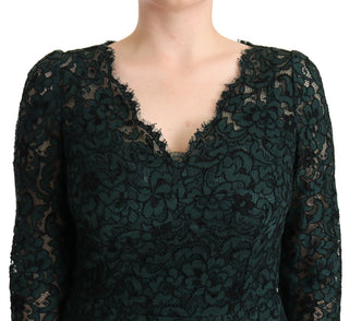 Vestido largo verde con encaje floral hasta el suelo