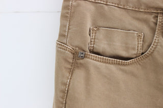 Pantalones de mezclilla beige de pierna recta con elasticidad