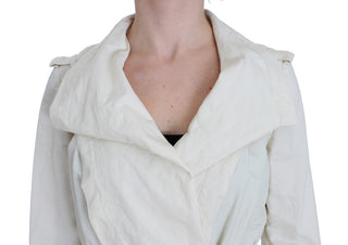 Weißer Trenchcoat