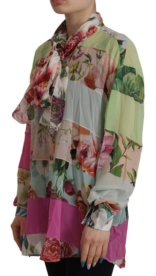 Blusa con cuello ascot y diseño patchwork floral multicolor