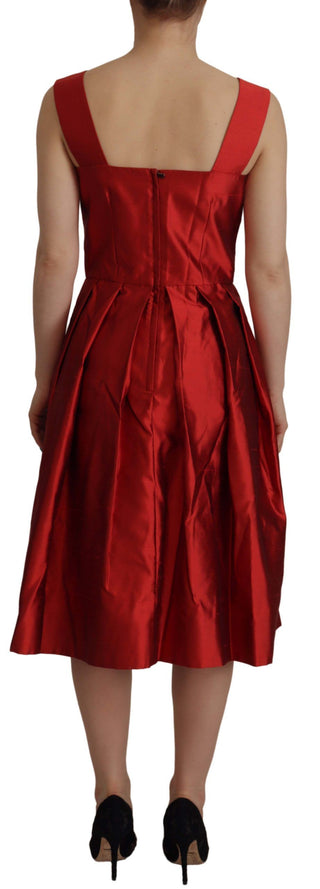 Rotes A-Linien-Kleid aus plissierter Satseide