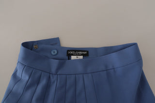 Minifalda plisada azul adornada de lana