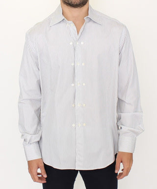 Camisa casual de ajuste regular blanca y gris a rayas