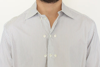 Camisa casual de ajuste regular blanca y gris a rayas