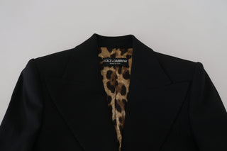 Chaqueta blazer negra de lana entallada con un solo botón