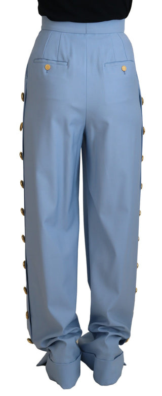 Hellblaue Hose mit weitem Bein und Knopfleiste