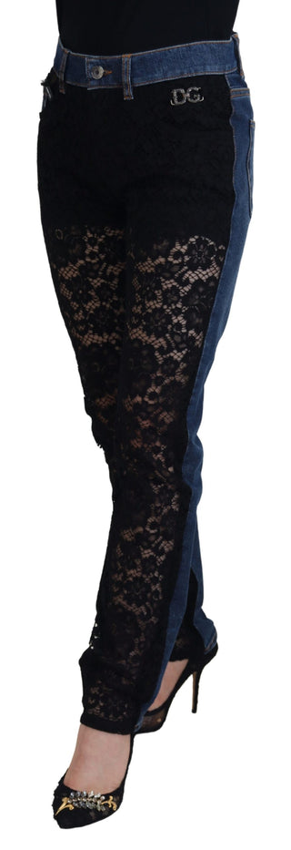 Jeans ajustados negros de mezclilla con encaje floral en la parte delantera
