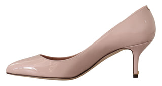 Pinkfarbene Lackleder Kitten Heel Pumps