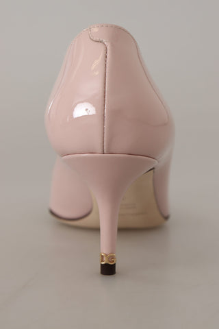 Pinkfarbene Lackleder Kitten Heel Pumps