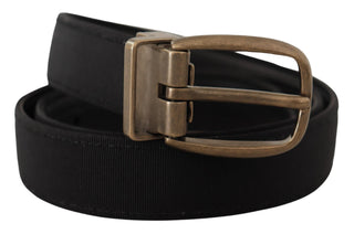Cinturón negro de cuero grosgrain con hebilla metálica de bronce