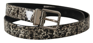 Cinturón negro de cuero con estampado mármol y hebilla con logo plateado