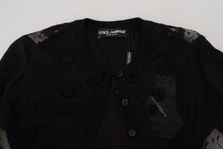 Cardigan negro con botones y encaje floral